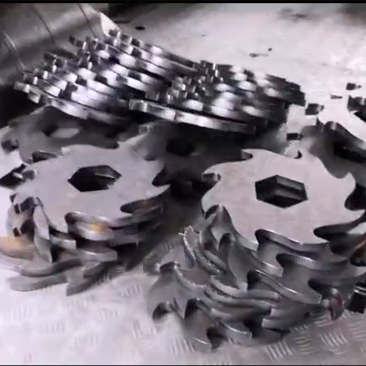 Application of wear-resistant steel: crushing knife